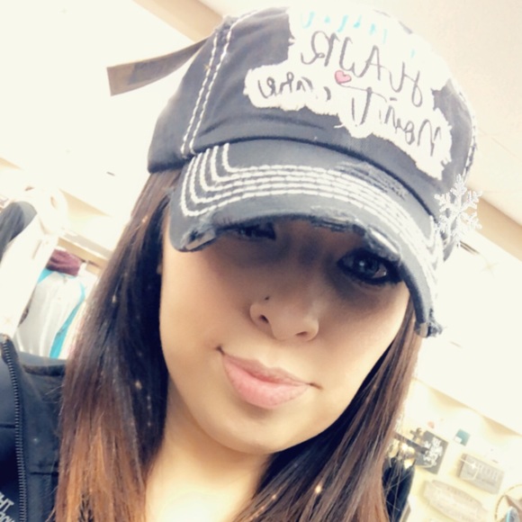 Meet your Posher, Angela - Picture 2 of 3